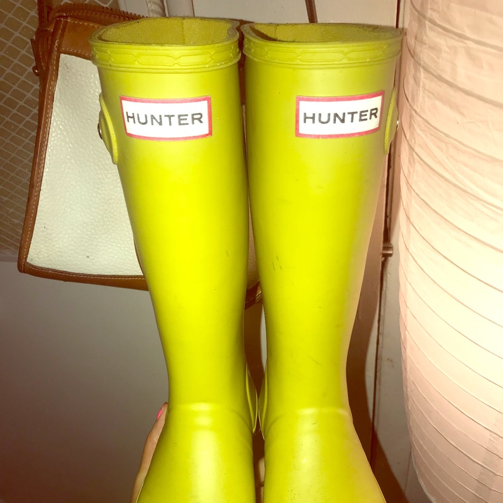 Lime colored hunter boots boys sz 2 girls sz 3.